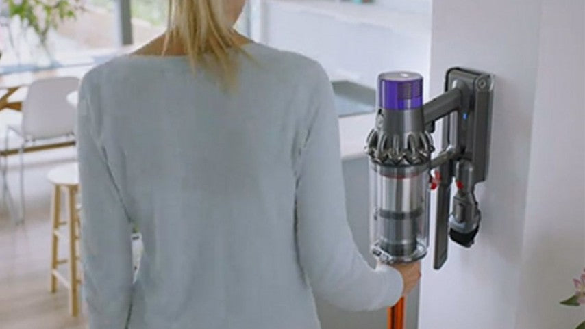 Dyson Cyclone V10 cordless vacuum + Detail cleaning kit The suction power of a corded vacuum with de-tangling technology.¹ With Detail cleaning kit.